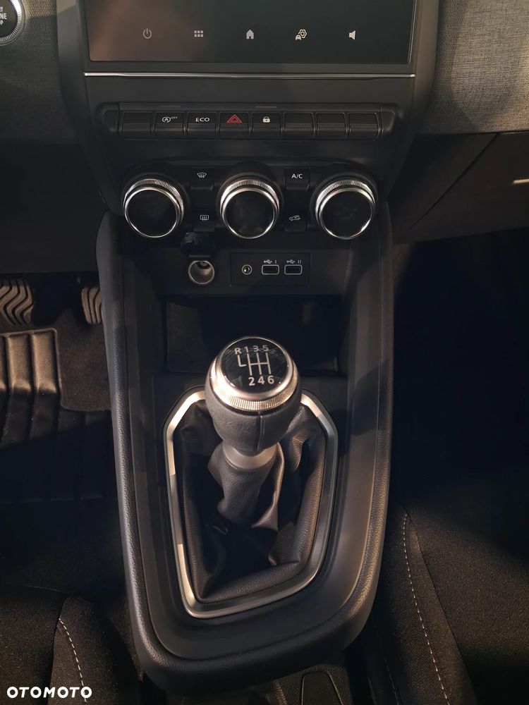 Mitsubishi Colt 1.0T Invite - 12