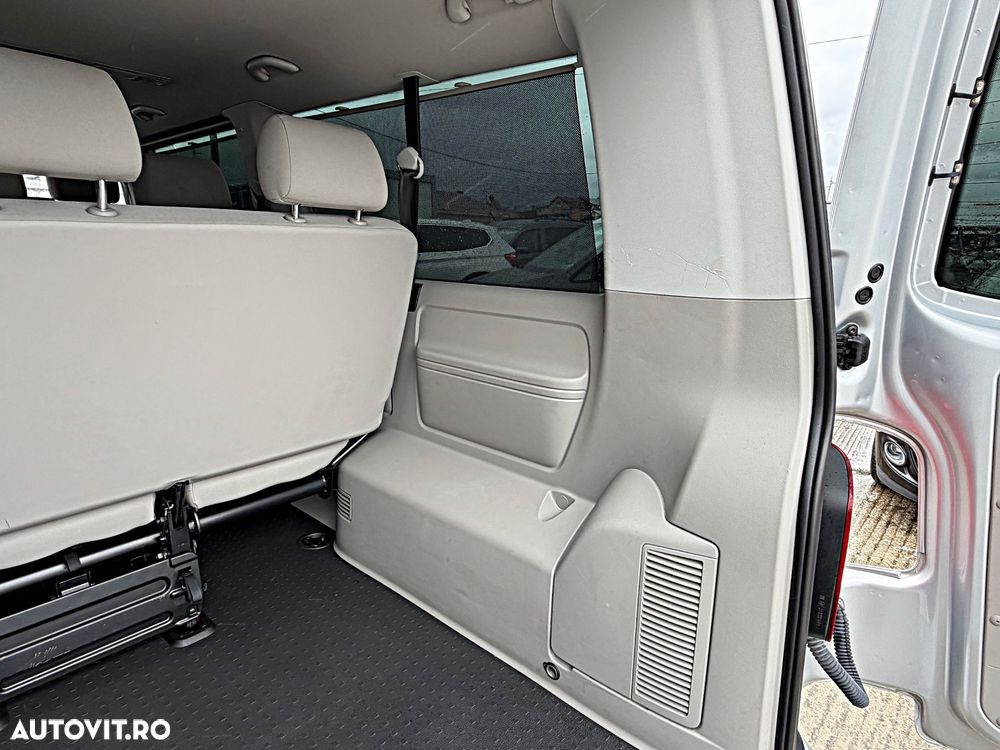 Volkswagen Caravelle - 38