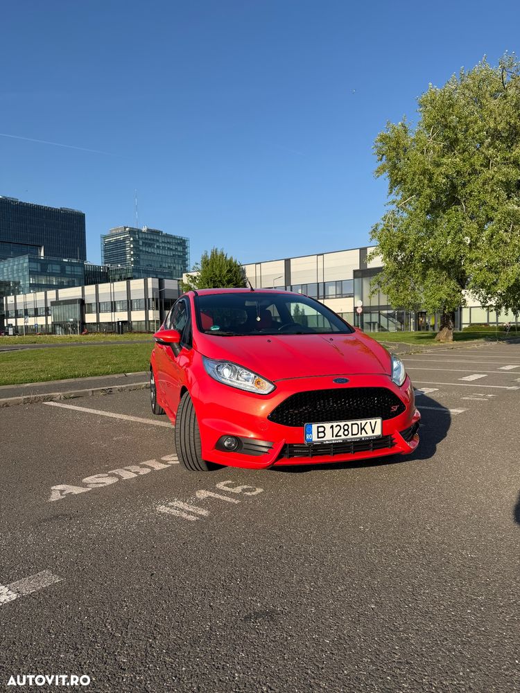 Ford Fiesta 1.6 EcoBoost mit Leder-Sport-Paket ST - 11