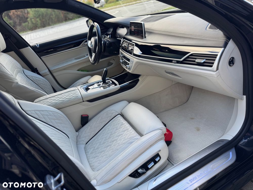 BMW Seria 7 - 21