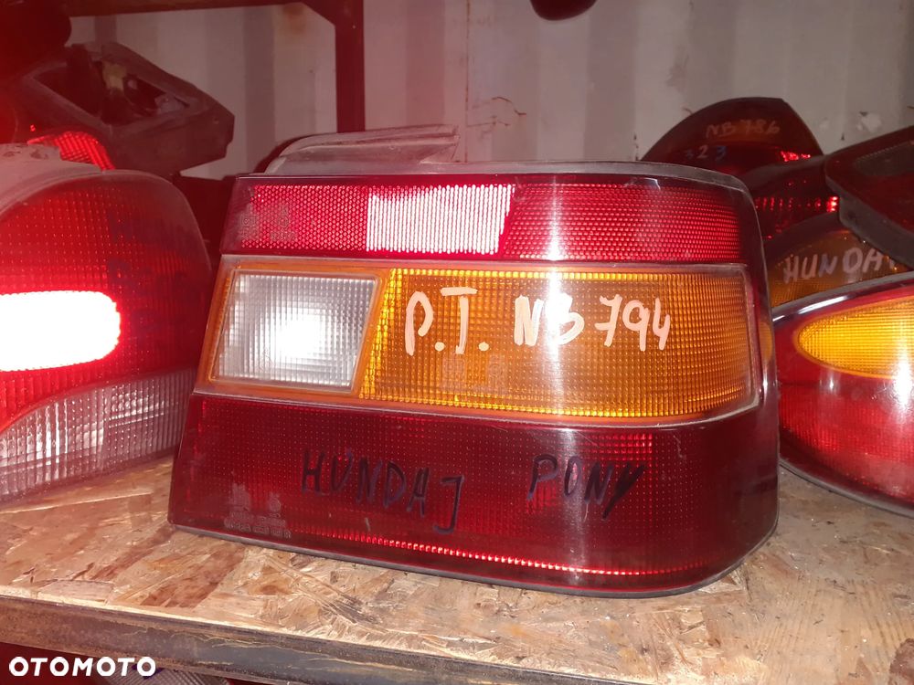 LAMPA TYLNA TYŁ PRAWY PRAWA HYUNDAI PONY - 1