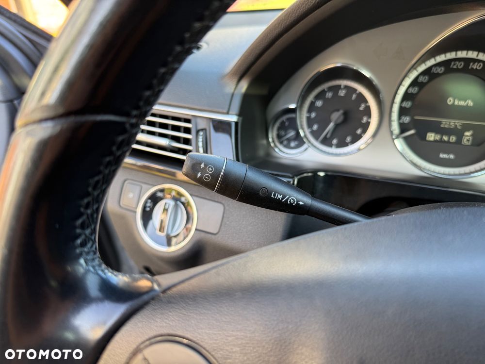 Mercedes-Benz Klasa E 220 CDI DPF BlueEFFICIENCY Automatik Avantgarde - 28