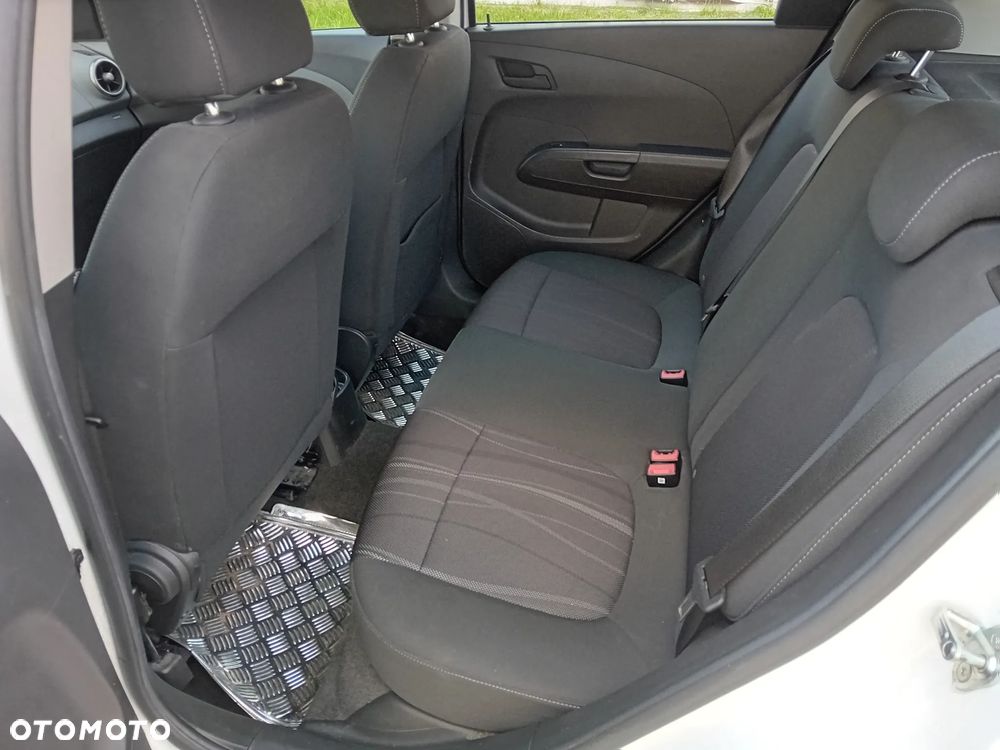 Chevrolet Aveo 1.2 LT+ - 12