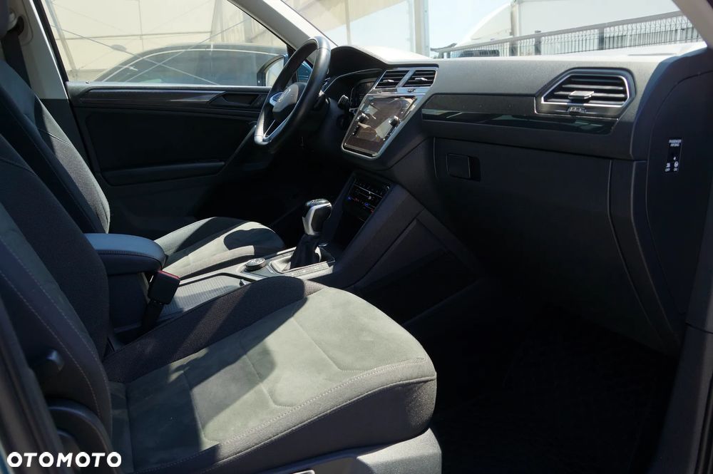 Volkswagen Tiguan 2.0 TSI 4Mot Elegance DSG - 26