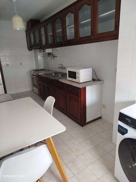 Apartamento T2 com lugar de garagem e varandas - Grande imagem: 4/7