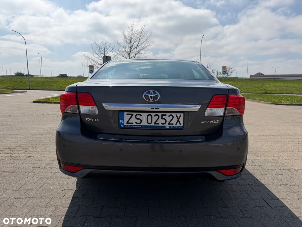 Toyota Avensis 1.8 Sol NAVI MS - 6