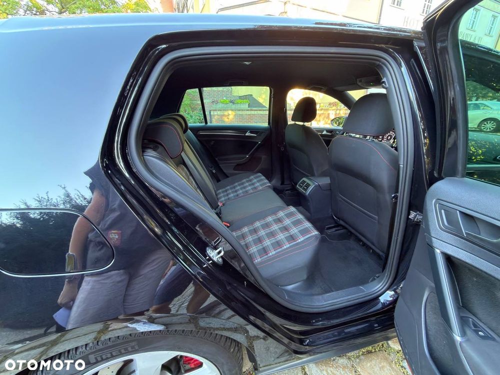 Volkswagen Golf - 19