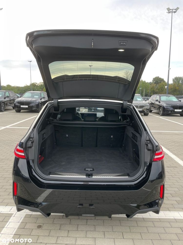 BMW Seria 5 520d xDrive mHEV M Sport - 41