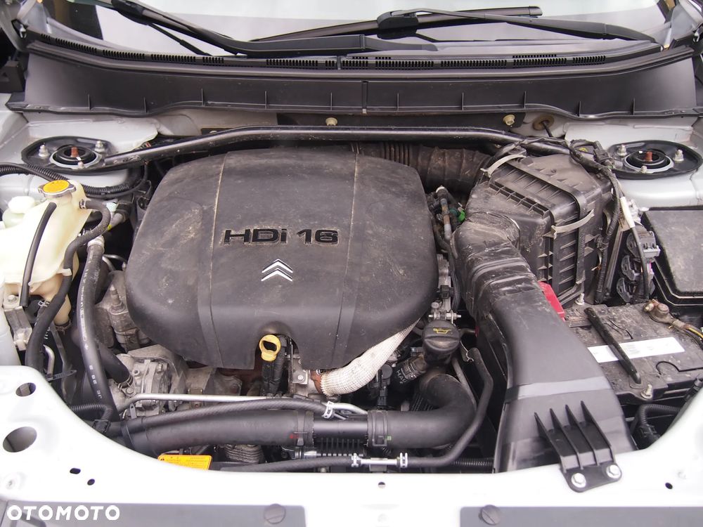 Citroën C-Crosser - 10