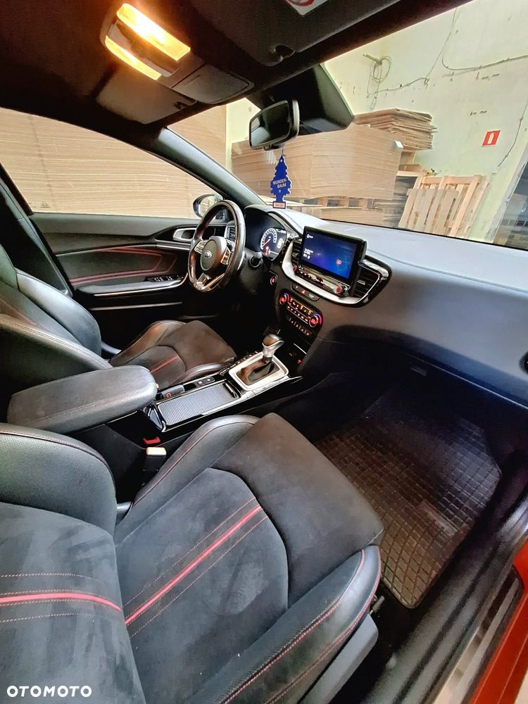Kia ProCeed - 16
