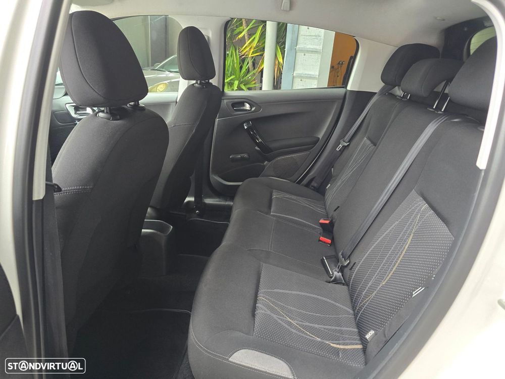 Peugeot 208 1.4 HDi Access - 3