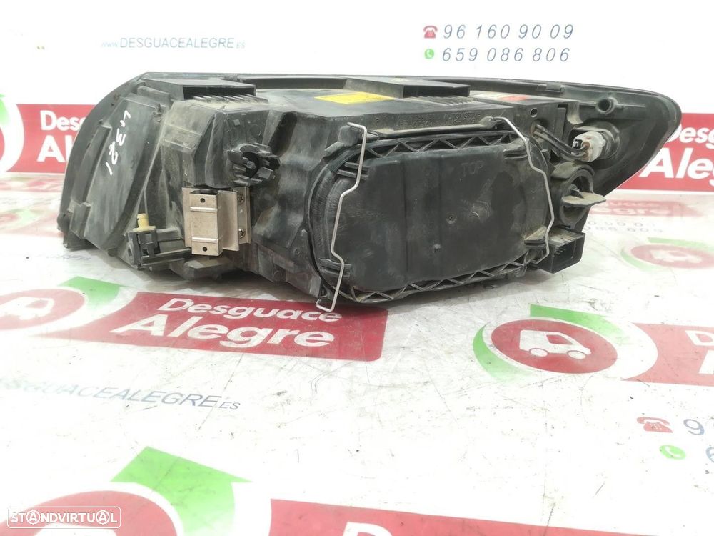 FAROL DIREITO VOLVO V50 2007 -30698890 - 1