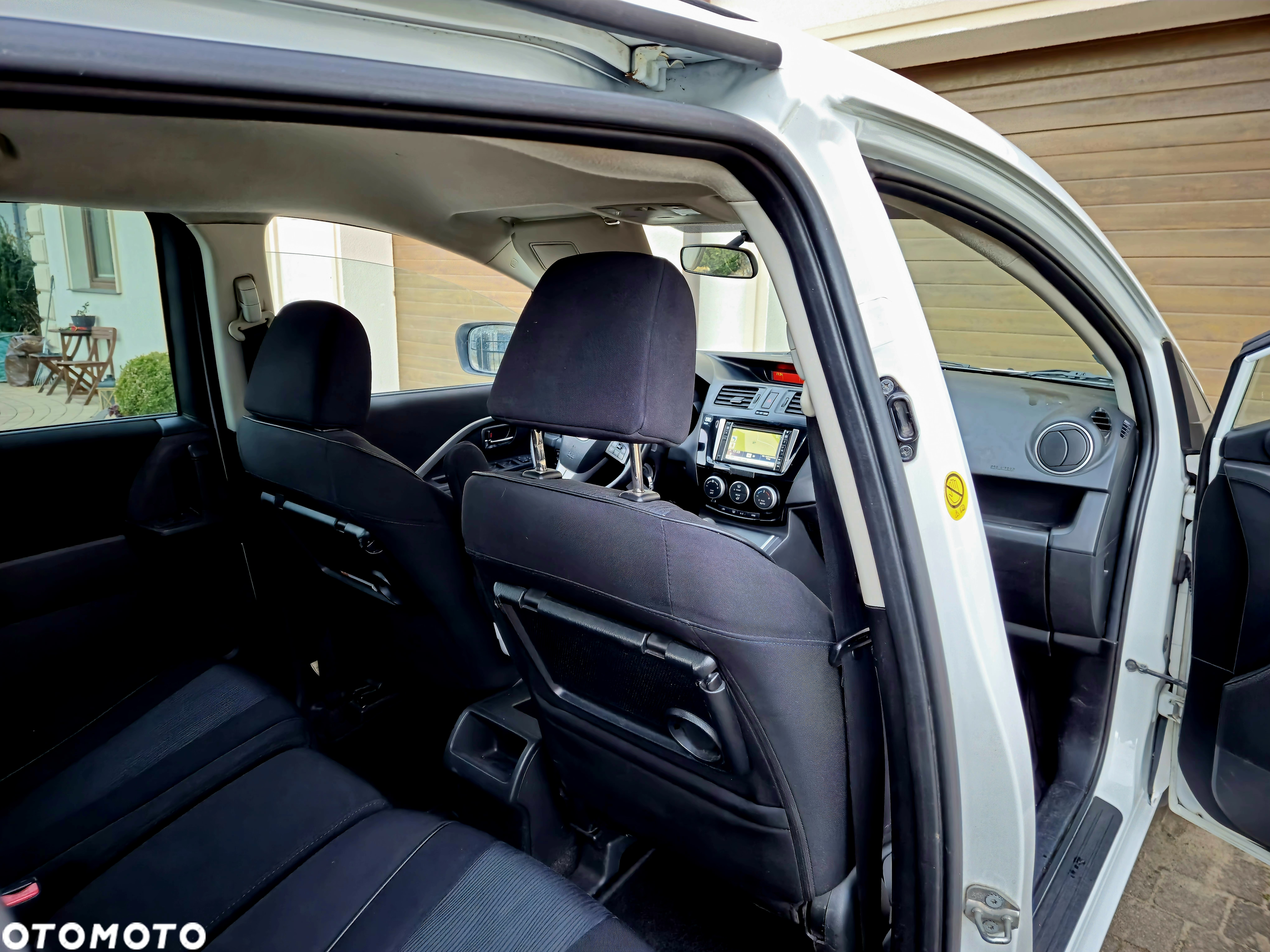 Mazda 5 - 7