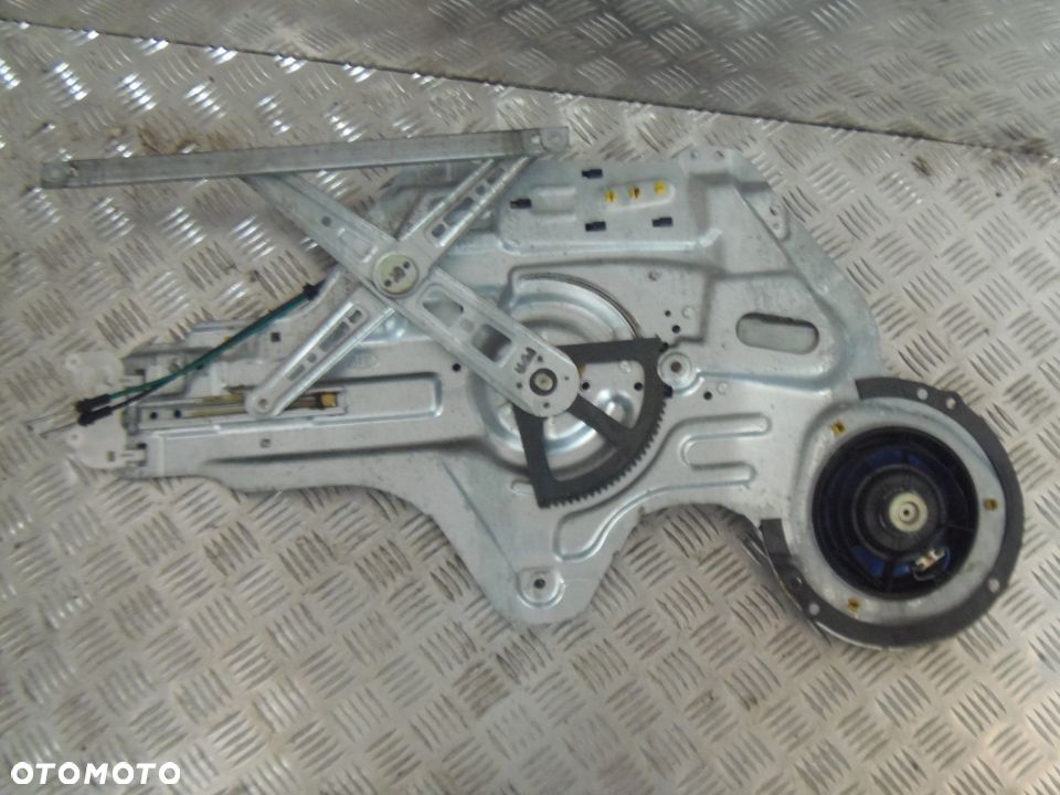 PODNOŚNIK SZYBY PRZEDNI PRAWY KIA CERATO 2006R. - 2