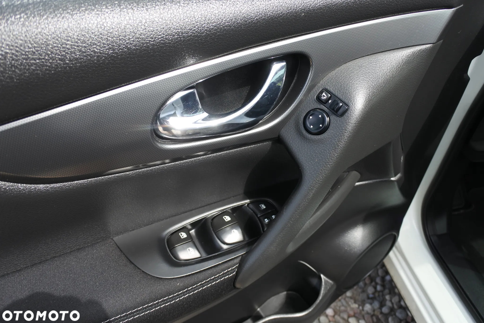 Nissan Qashqai 1.2 DIG-T Xtronic TEKNA - 23