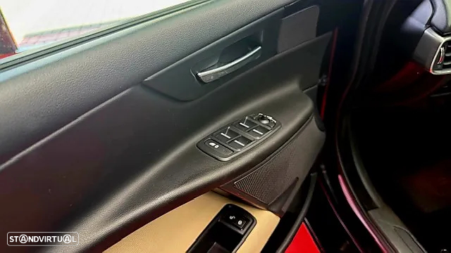 Jaguar XE 2.0 D Prestige Aut. - 11