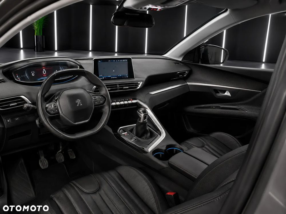 Peugeot 3008 1.2 PureTech Allure S&S - 6