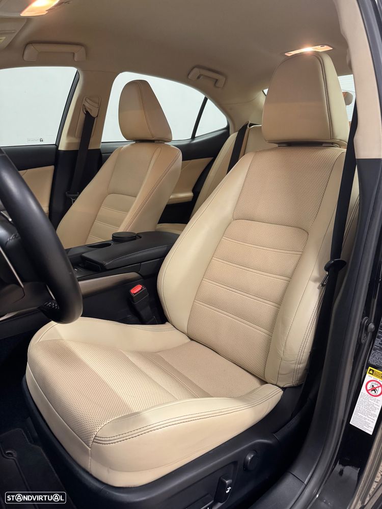 Lexus IS 300H Pack Executive+ - 9