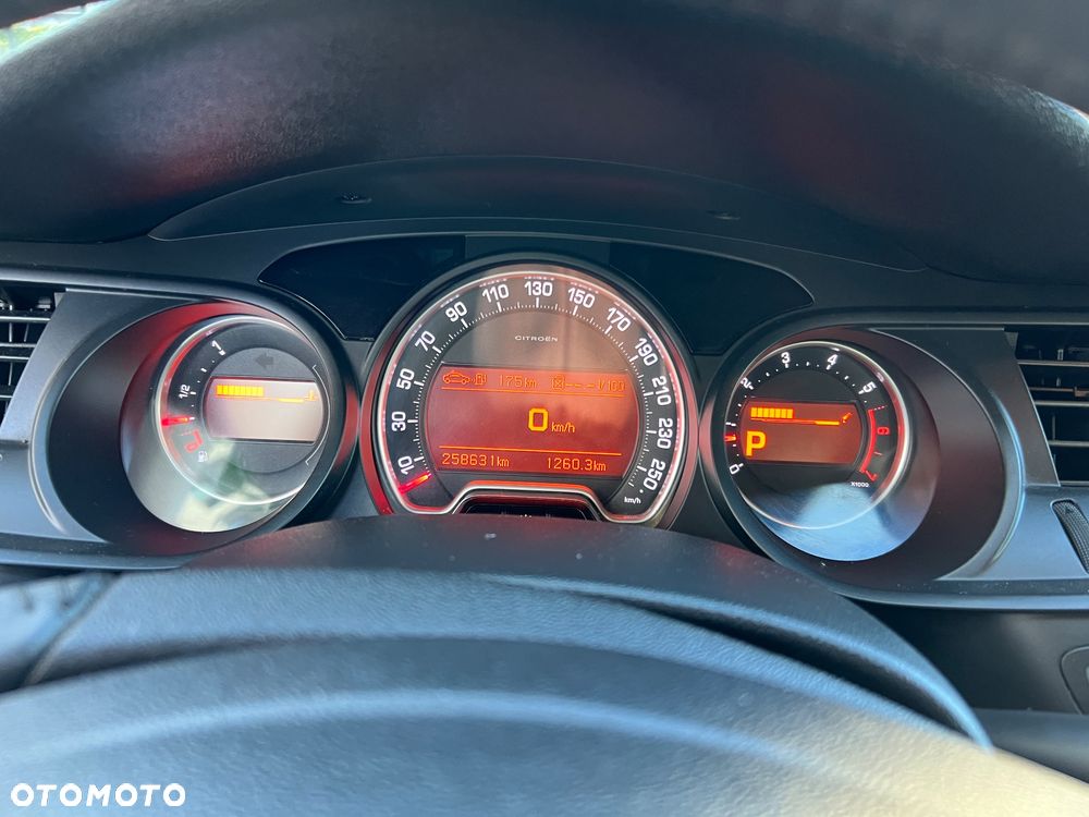 Citroën C5 2.0 16V Confort - 10