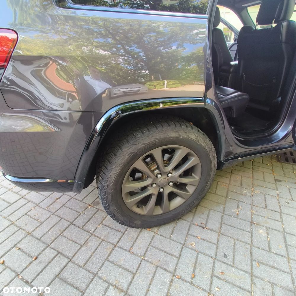 Jeep Grand Cherokee - 15