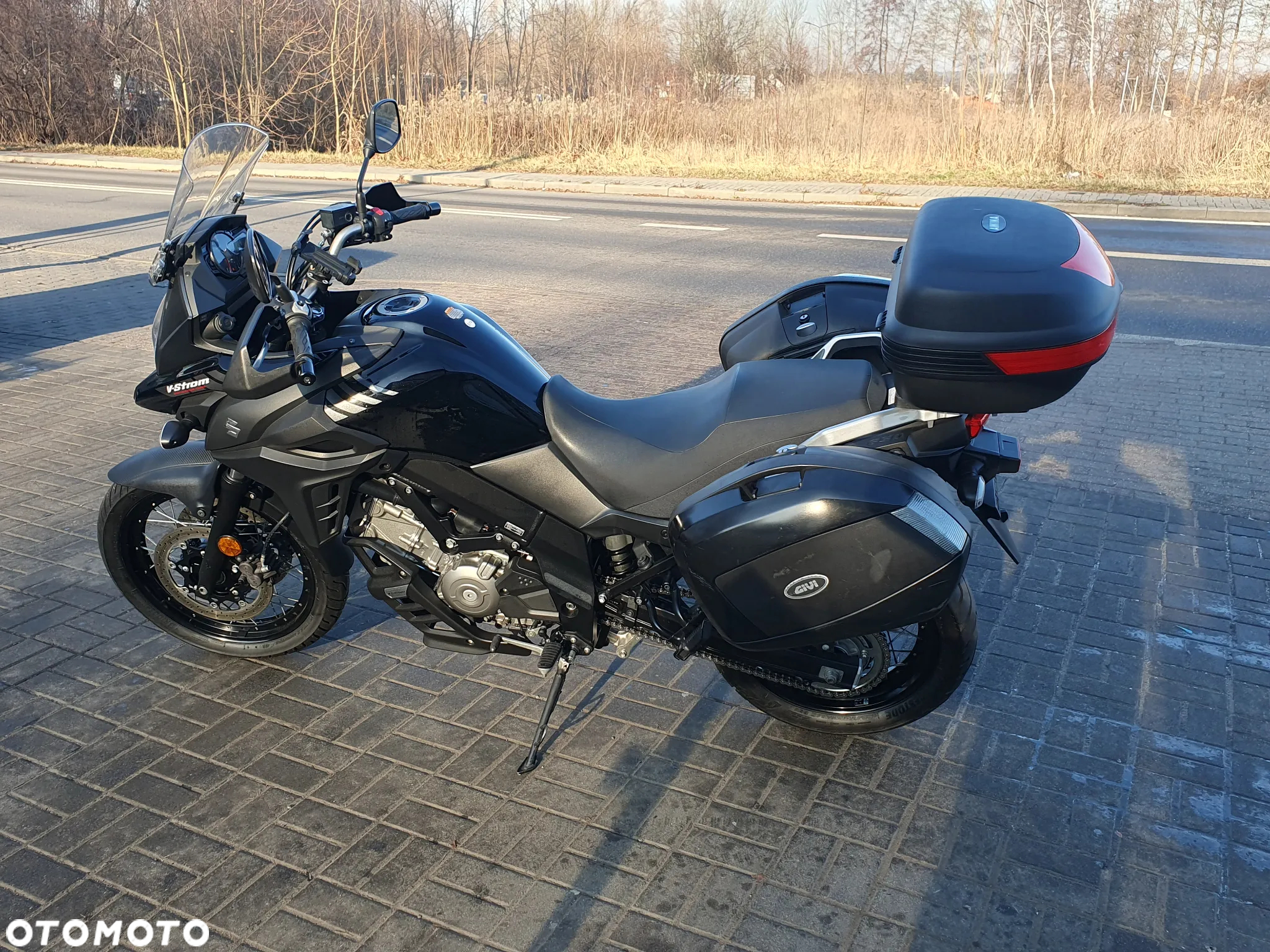Suzuki V-STROM - 16