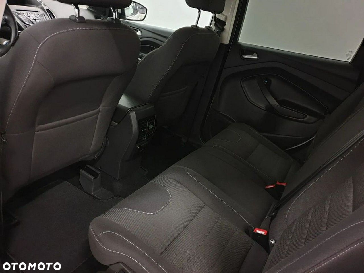 Ford Kuga 2.0 TDCi AWD Titanium - 24