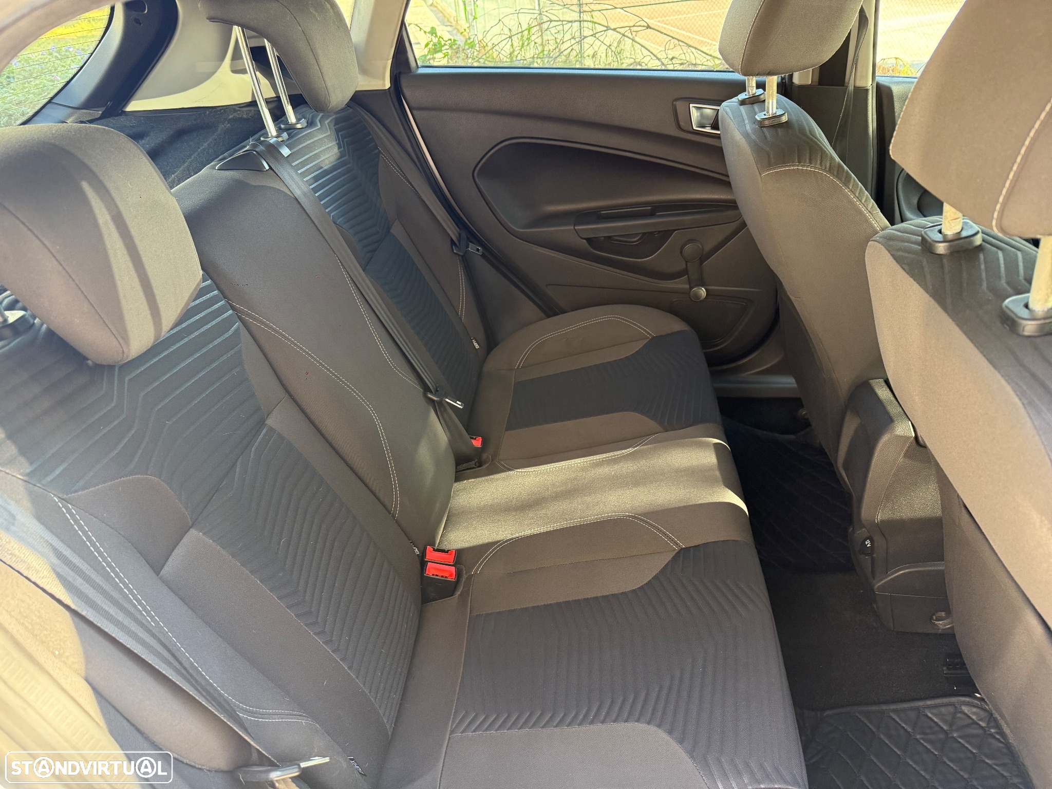 Ford Fiesta 1.5 TDCi Titanium - 11