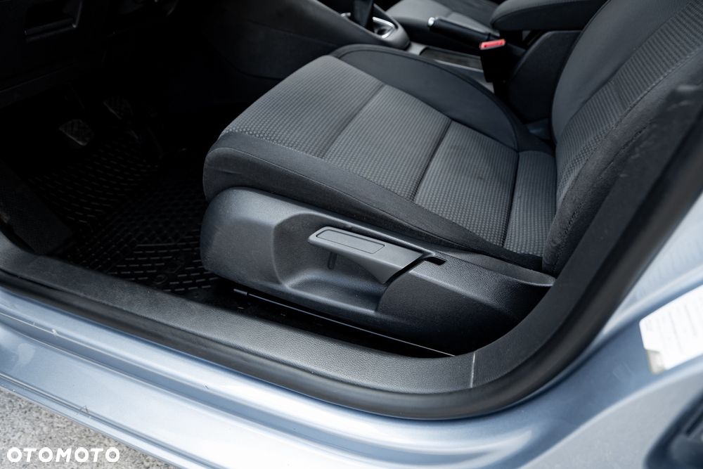 Volkswagen Golf 1.6 Comfortline - 20