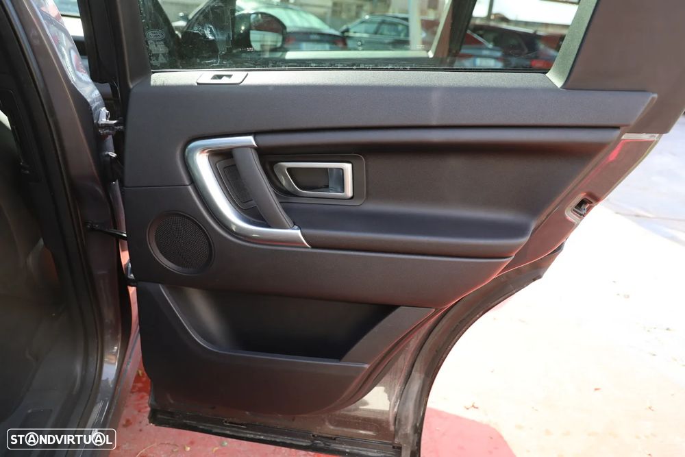 Land Rover Discovery Sport D150 R-Dynamic S - 31