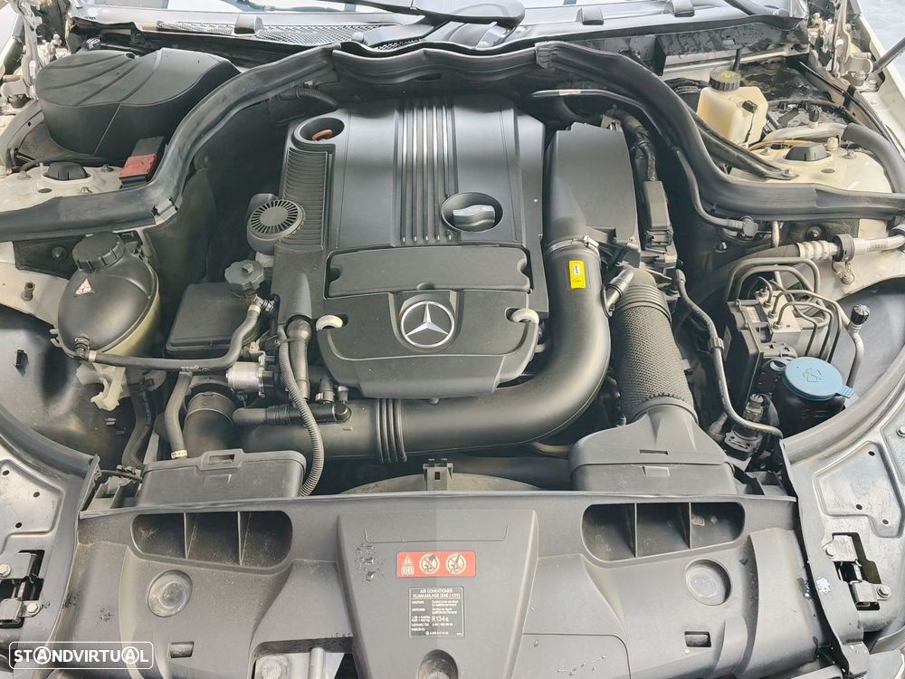 Mercedes-Benz E 250 CGi Classic BlueEfficiency - 26