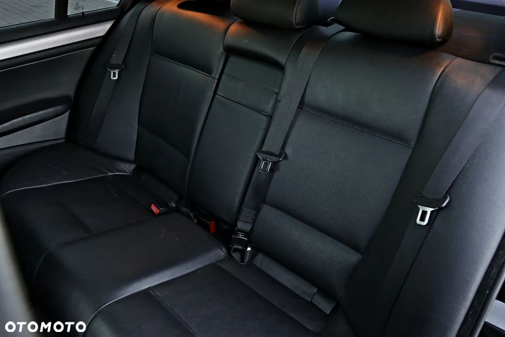 BMW Seria 3 - 35