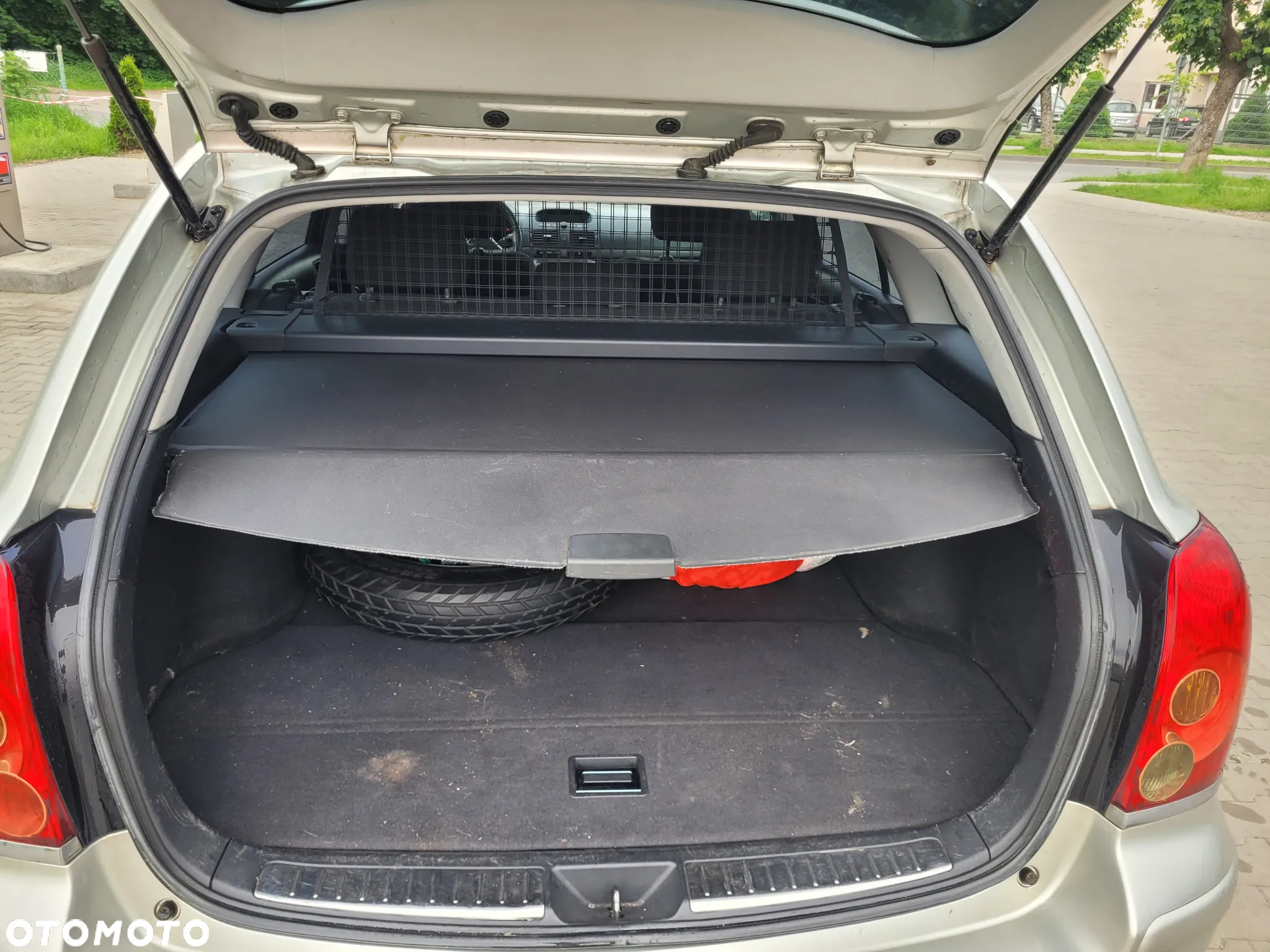 Toyota Avensis - 19