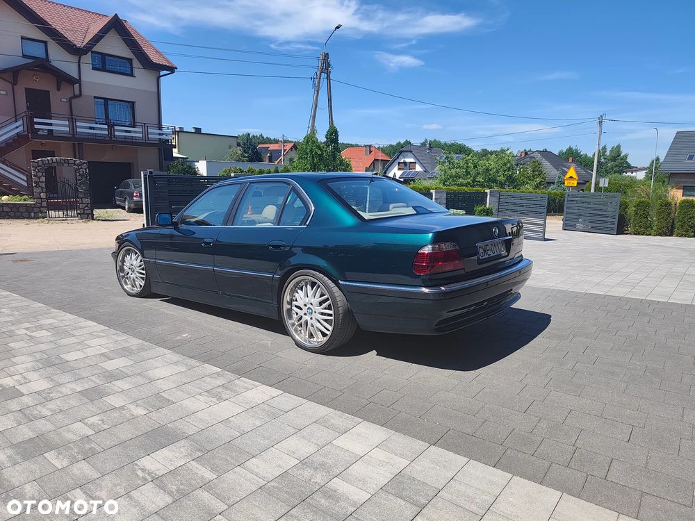 BMW Seria 7 740i - 3