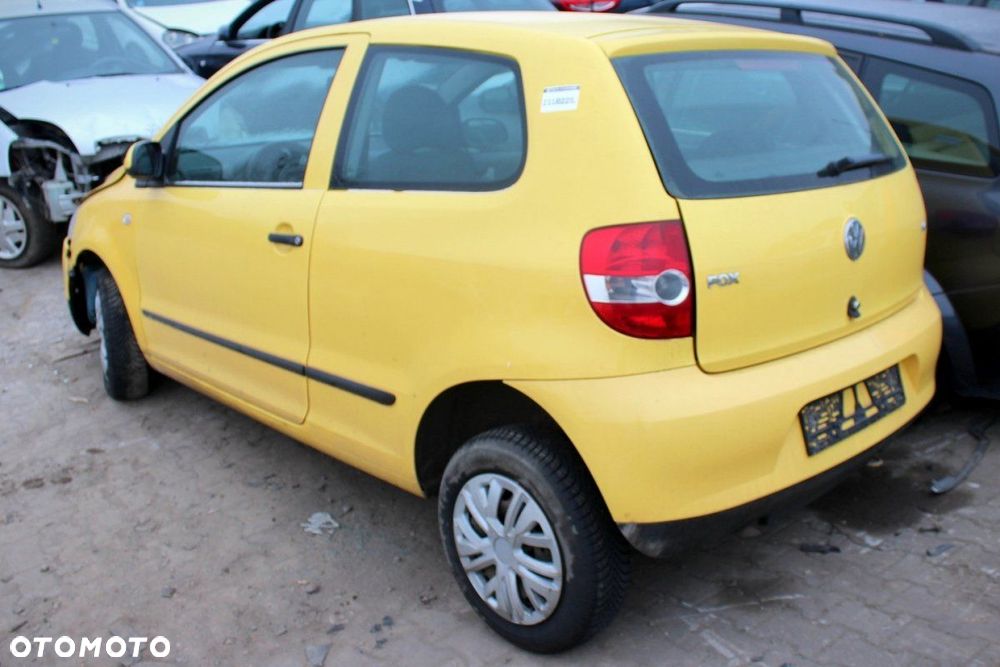 VW Fox 5Z 2005 1.4i BKR HB3D (MASKA, ZDERZAK, LAMPA, BŁOTNIK, DRZWI, SZYBA, FOTEL) - 4