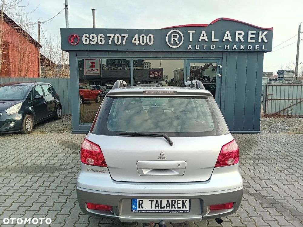 Mitsubishi Outlander - 9