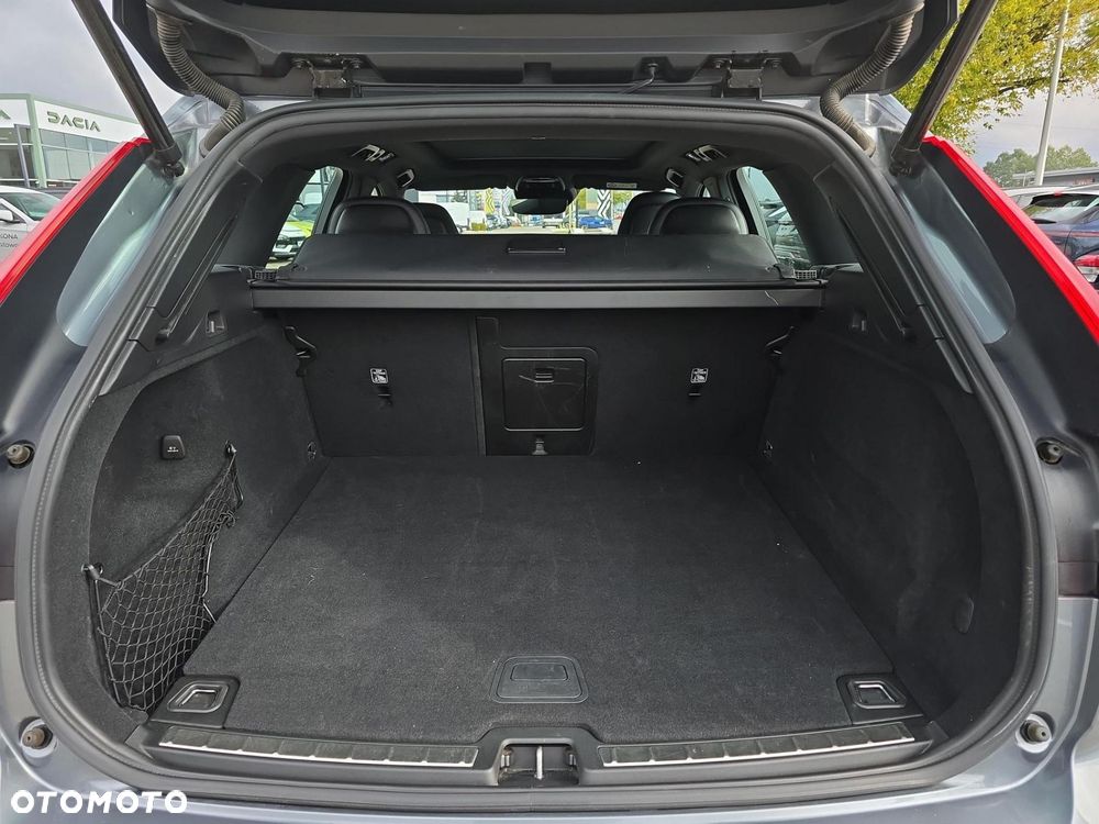 Volvo XC 60 D4 AWD R-Design - 10