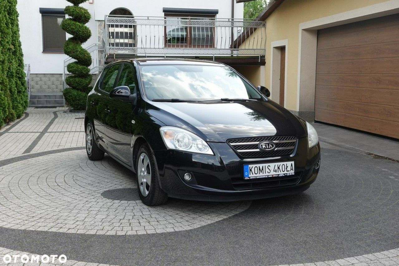 Kia Ceed - 1