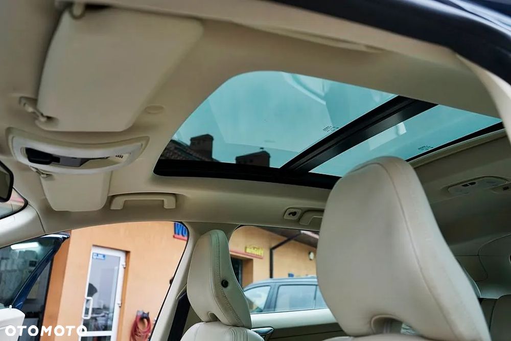 Volvo XC 60 2.4D AWD - 18