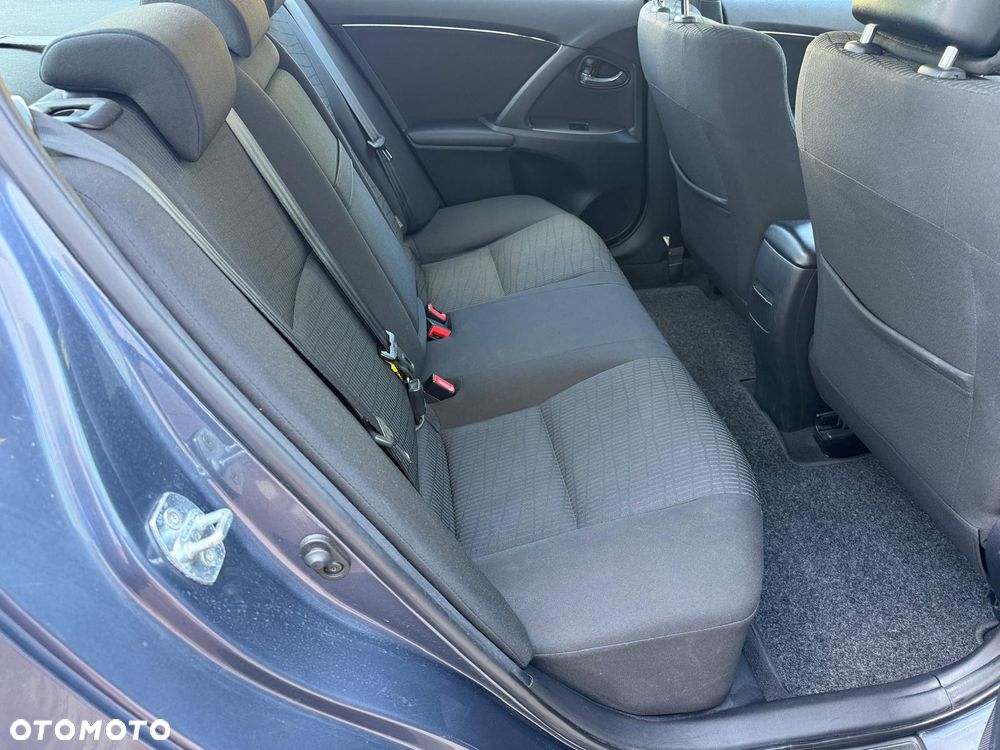 Toyota Avensis - 17