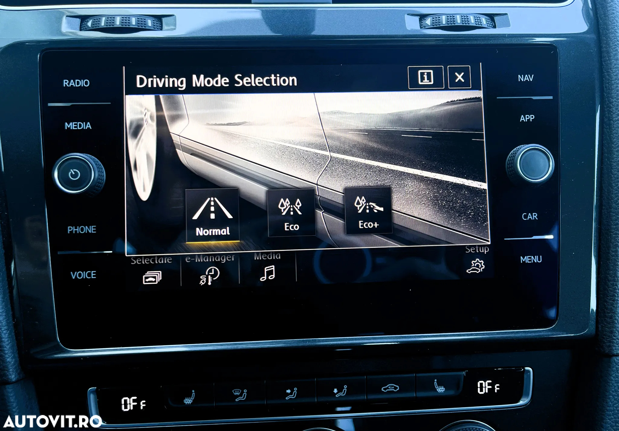 Volkswagen e-Golf - 16