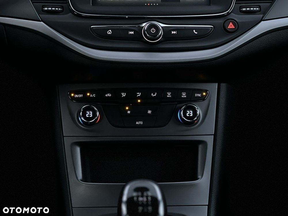 Opel Astra 1.6 CDTI Dynamic S&S - 19