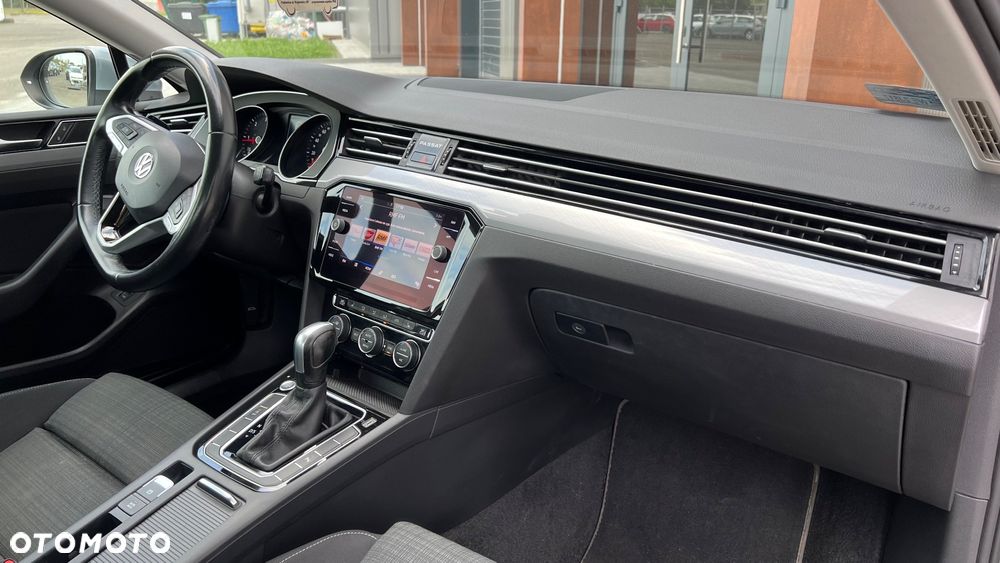 Volkswagen Passat 2.0 TDI EVO Business DSG - 9