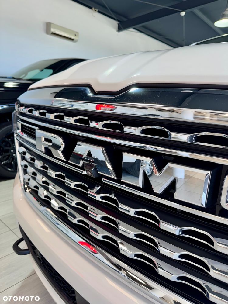 RAM 1500 Limited Night - 7