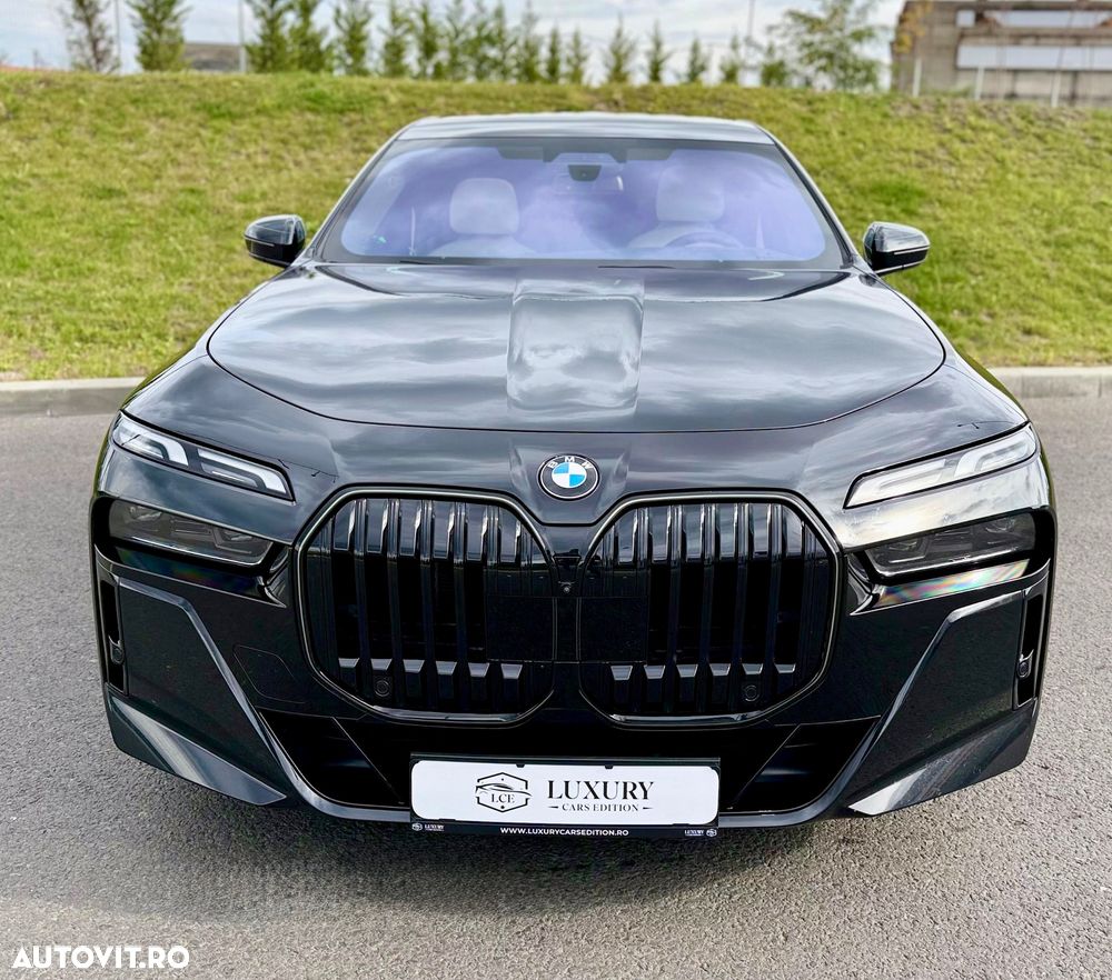 BMW Seria 7 740d xDrive MHEV - 8
