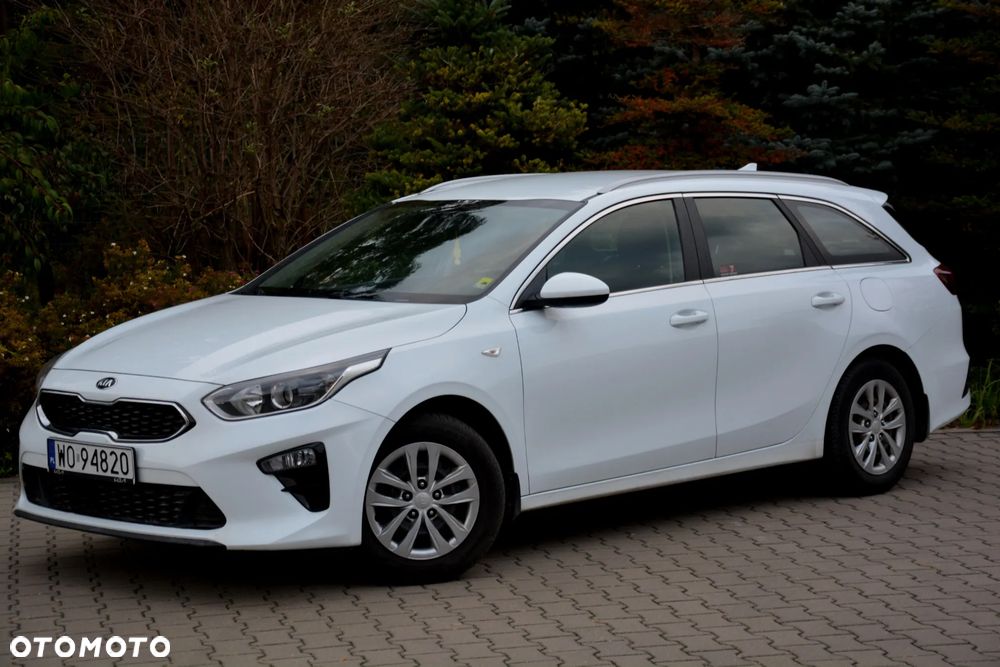 Kia Ceed - 11