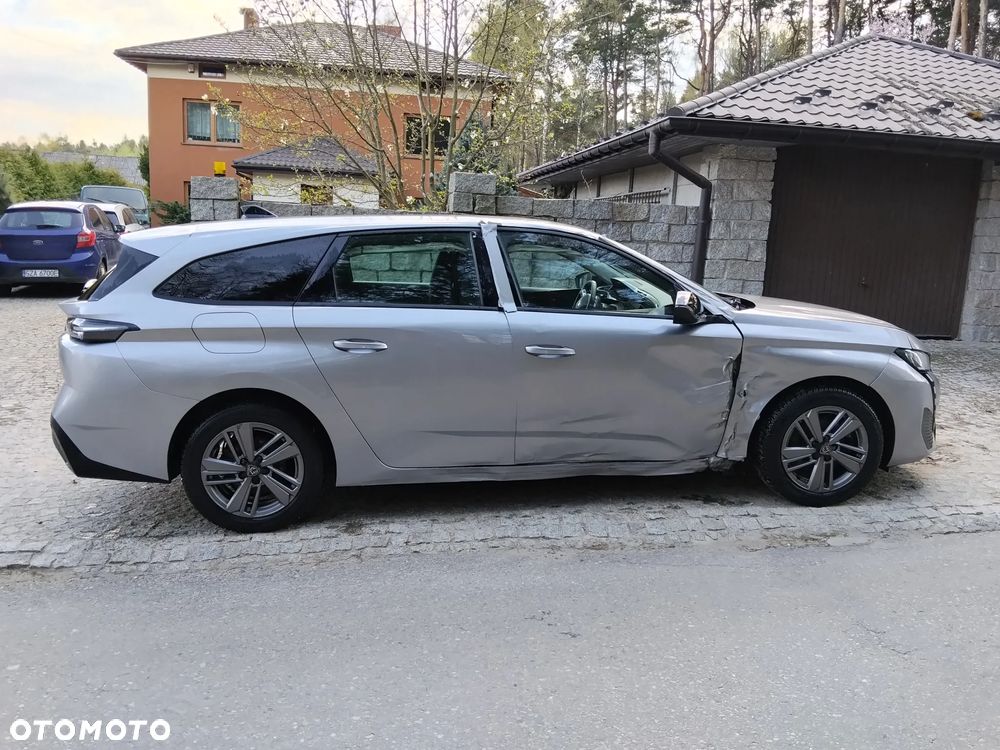 Peugeot 308 1.2 PureTech Allure Pack S&S - 17