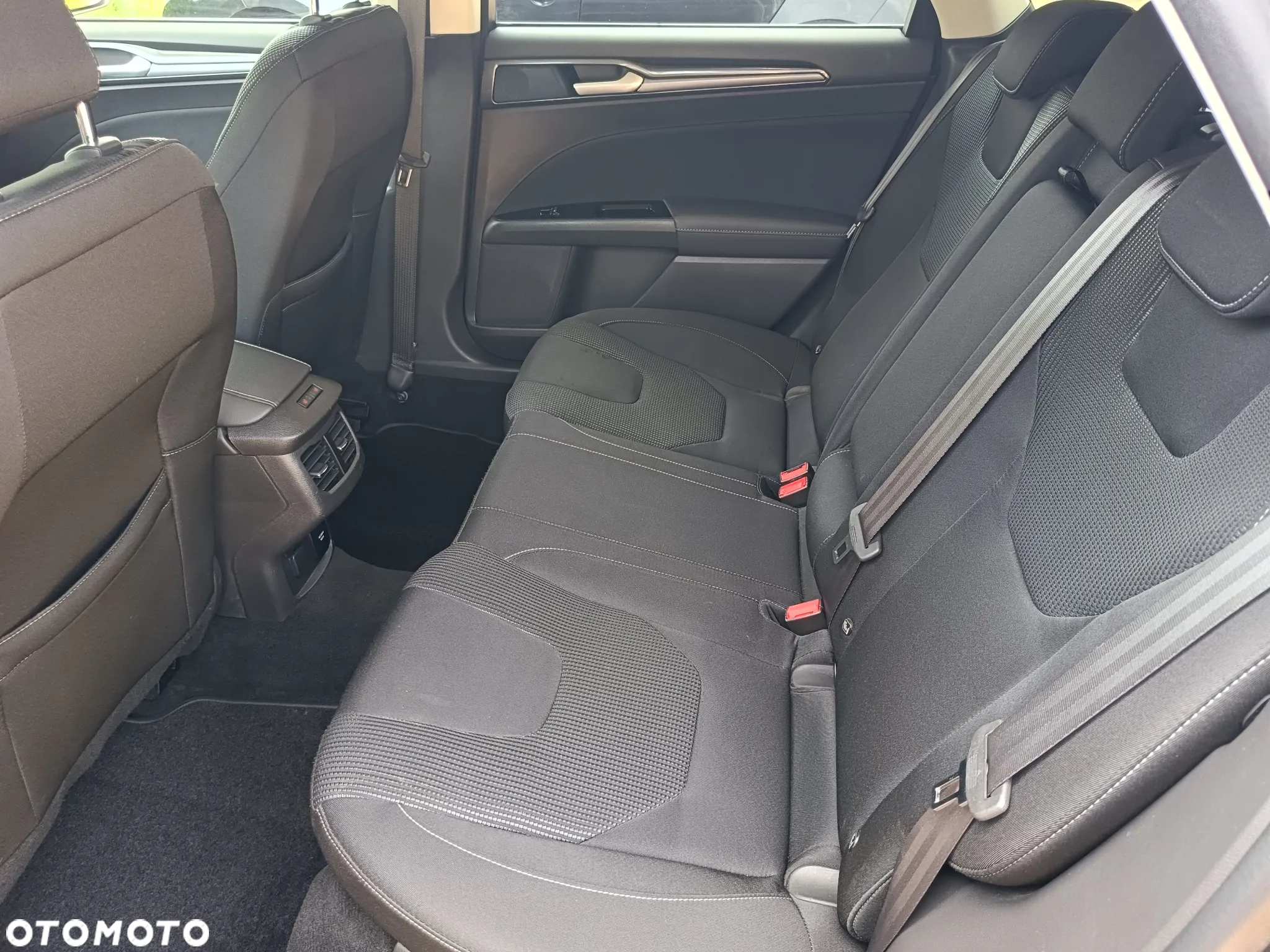 Ford Mondeo 1.5 EcoBoost Titanium - 34