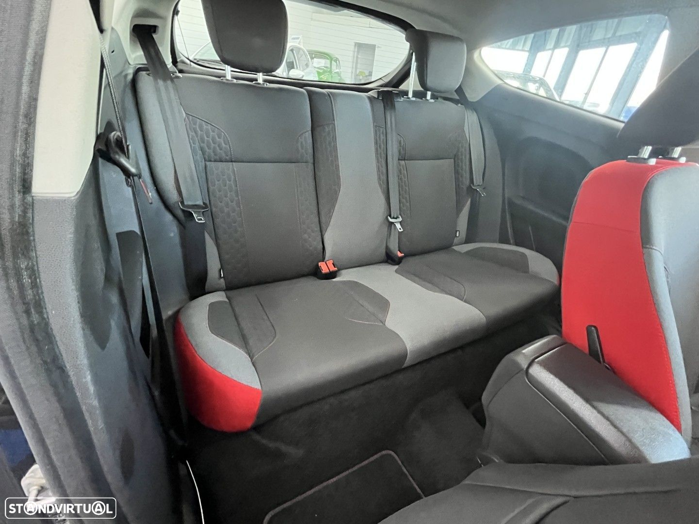 Ford Fiesta 1.0 T EcoBoost STLine Black&RED - 14