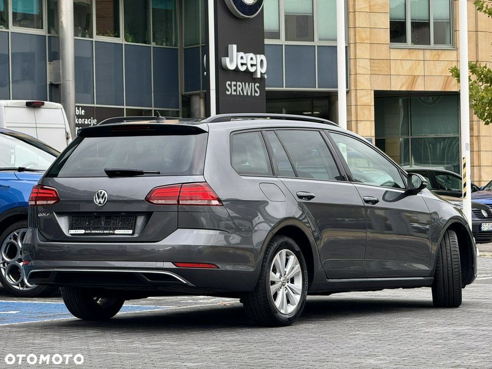 Volkswagen Golf - 6