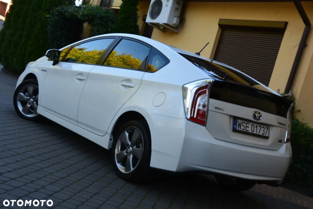 Toyota Prius (Hybrid) Comfort - 4